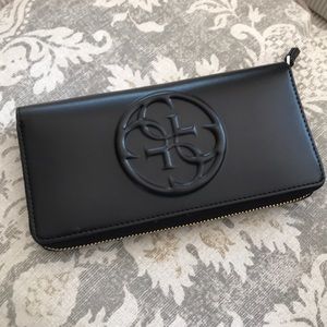 Guess 🖤 Wallet